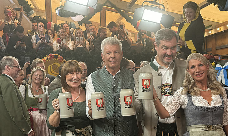 O'Zapft is seit 12 Uhr am 21.09.2024 (©Foto: Martin Schmitz)